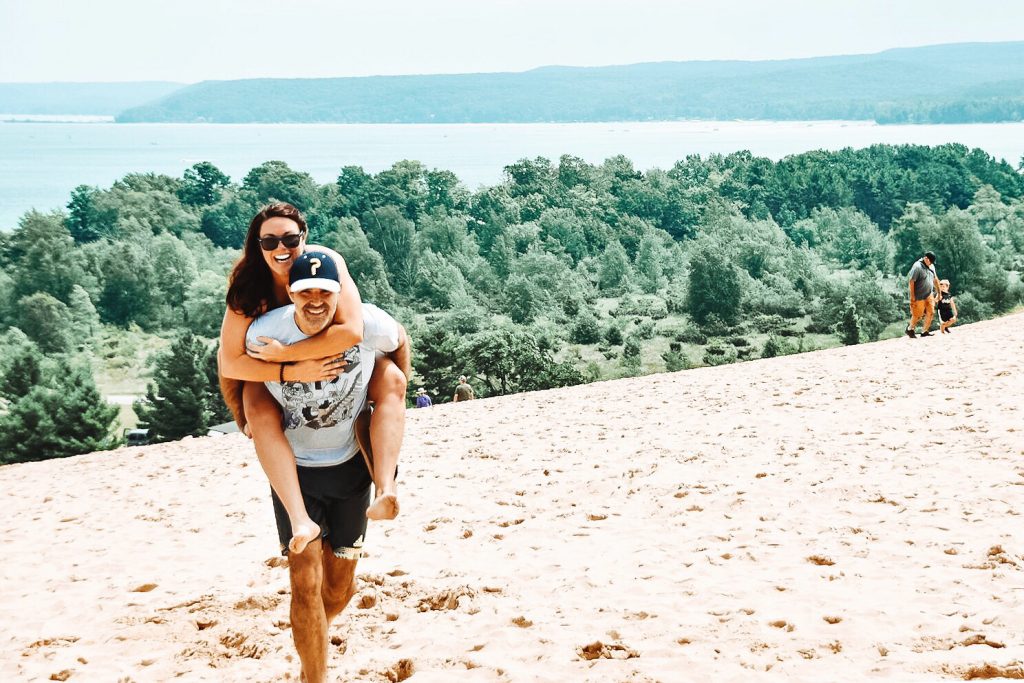 These 10 places to stay by Sleeping Bear Dunes National Park will make you want to pack your bags and go! Visitors enjoy the dunes all year round as the area offers recreation activities like hiking and snowshoeing, no matter the season.