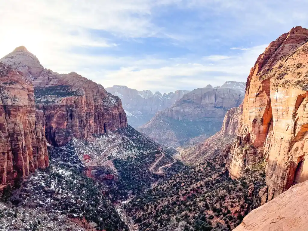 Top Outdoor Adventue Destinations in the US You Must Visit Canyon Overlook Trail 1 1