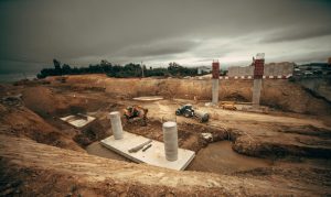 Industrial construction site with machinery in Espíritu Santo, Spain.